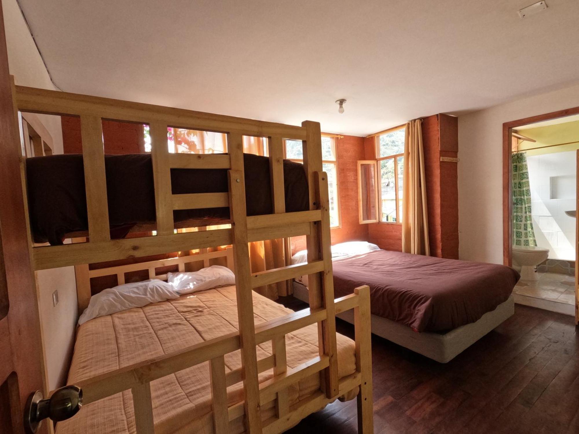 Backpackers-Balcones-River-Lodge Baños Eksteriør bilde