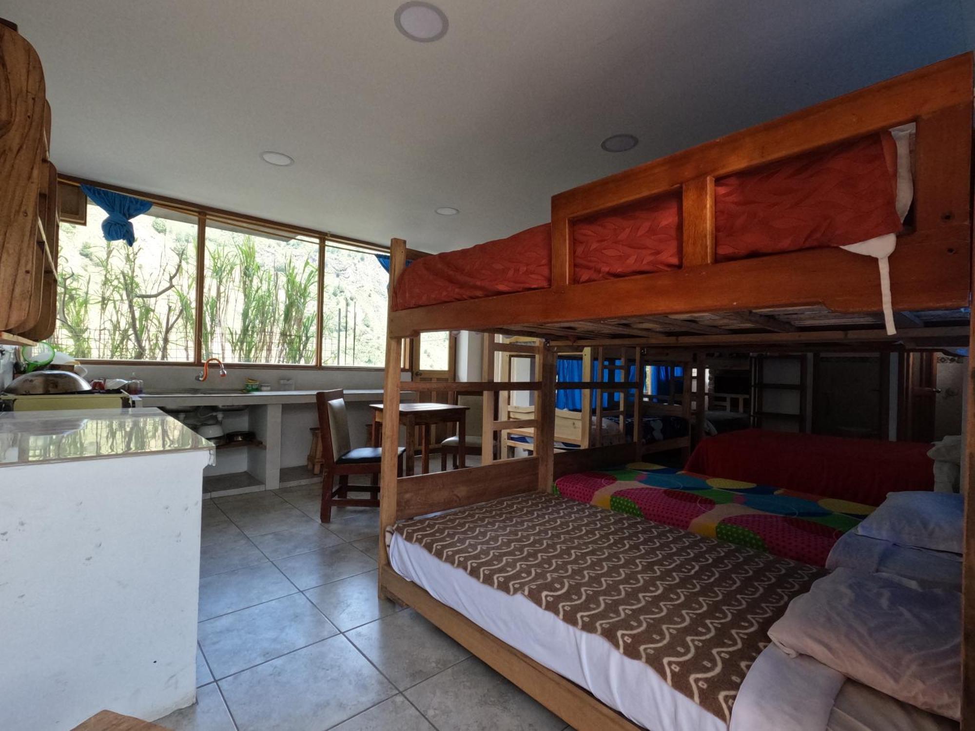 Backpackers-Balcones-River-Lodge Baños Eksteriør bilde