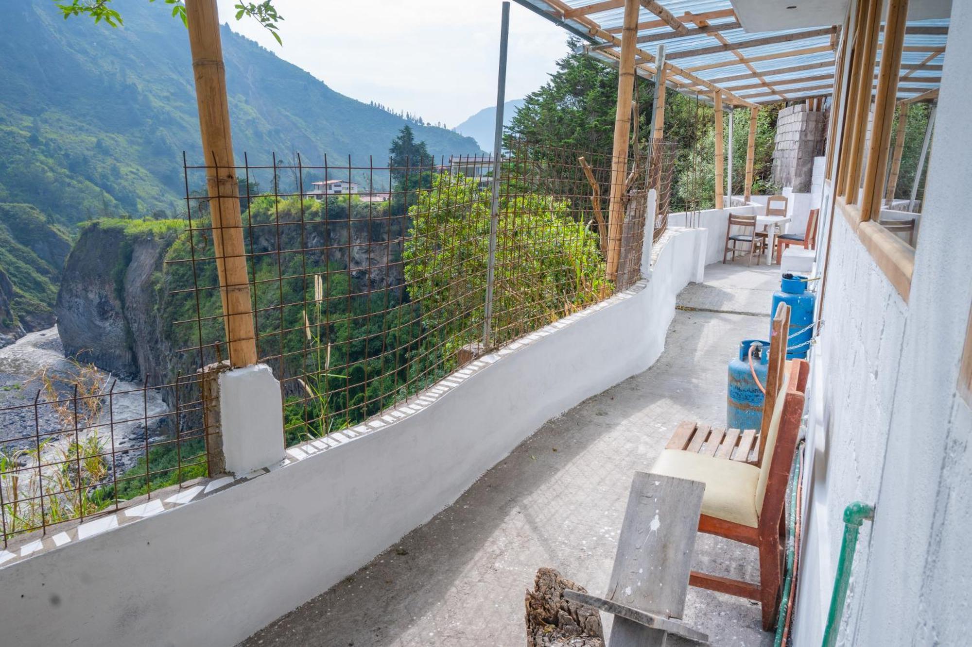 Backpackers-Balcones-River-Lodge Baños Eksteriør bilde