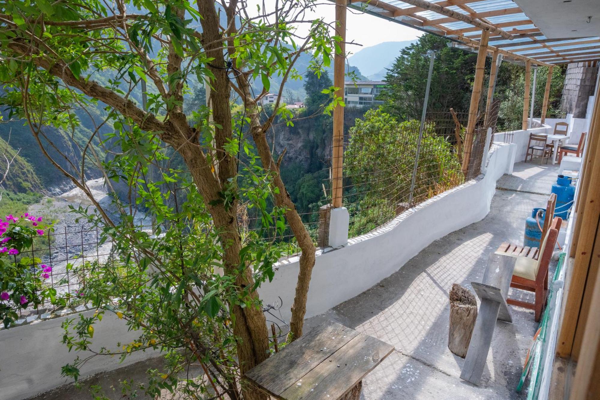 Backpackers-Balcones-River-Lodge Baños Eksteriør bilde